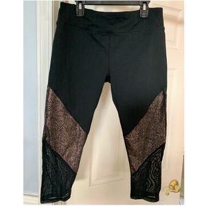 Fabletics capris